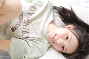 People can relax their minds and bodies with a cup of rich tea.